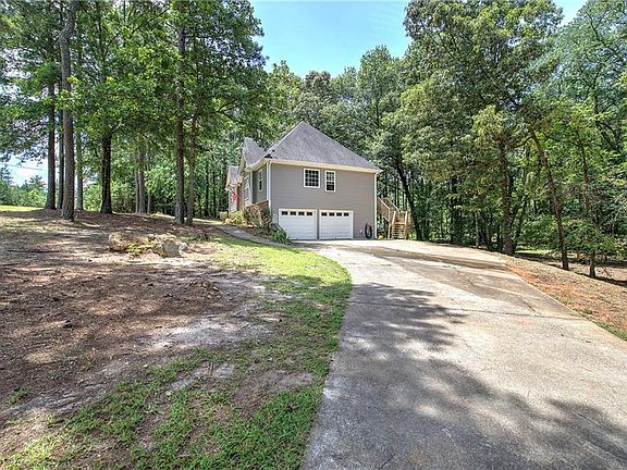 5th image of 80 Iron Hill Rd
