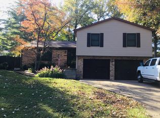 5333 Woodridge Dr, Newburgh, IN 47630