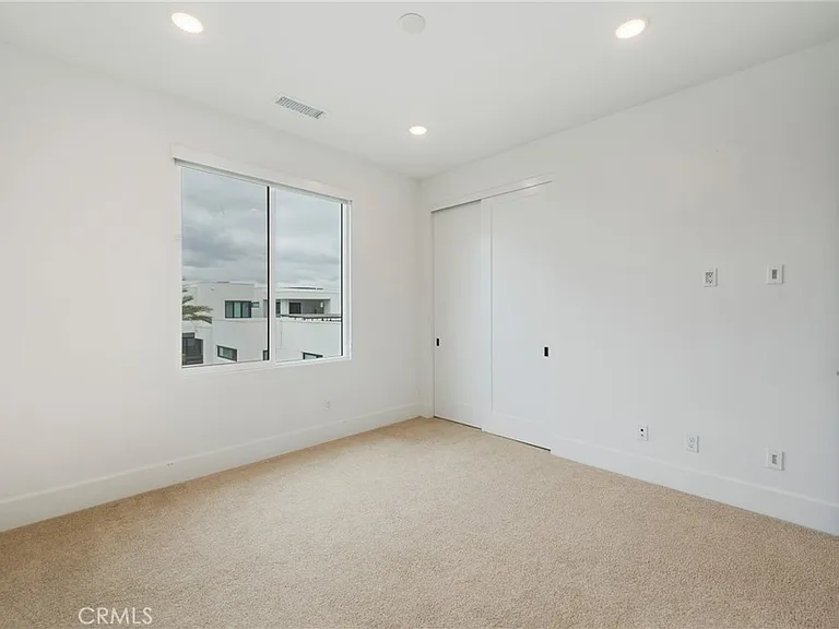 16285 Veterans Way — Photo 23