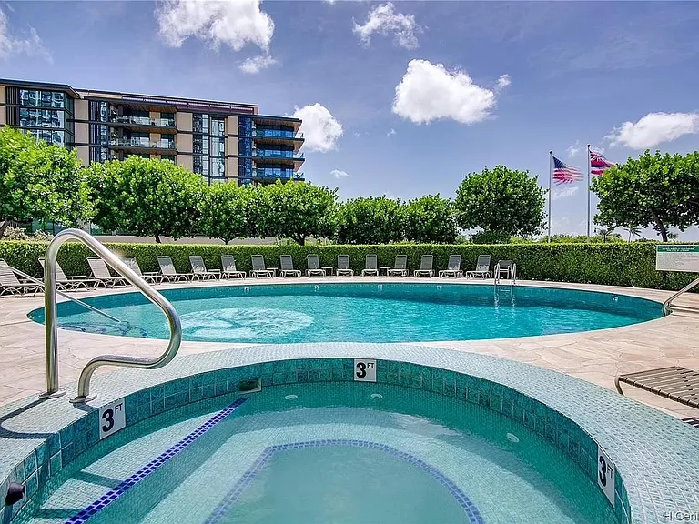 Pool/Jacuzzi, 3rd Floor