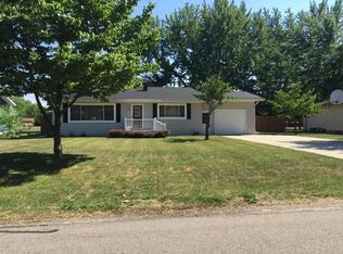1648 S Cherry Dr, Stevensville, MI 49127