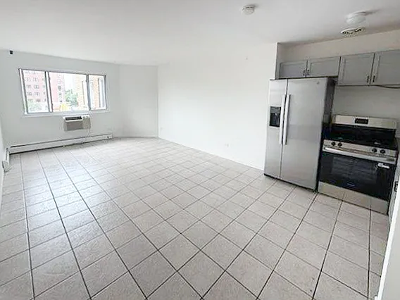 5100 N Sheridan Rd #505 — Photo 2