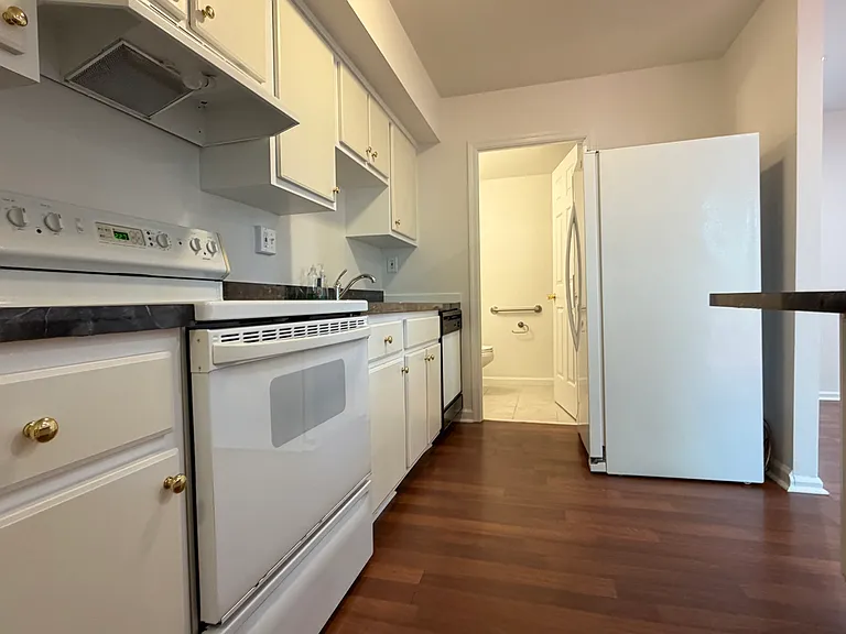 4124 Salford Ct — Photo 11