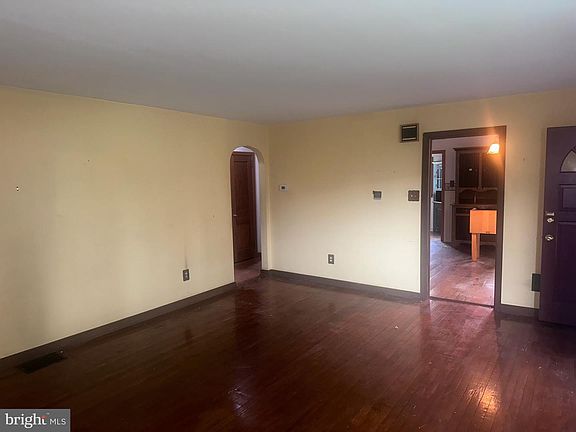 3rd image of 134 N Spring Garden St