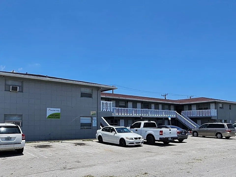 521 NE 35th Ct