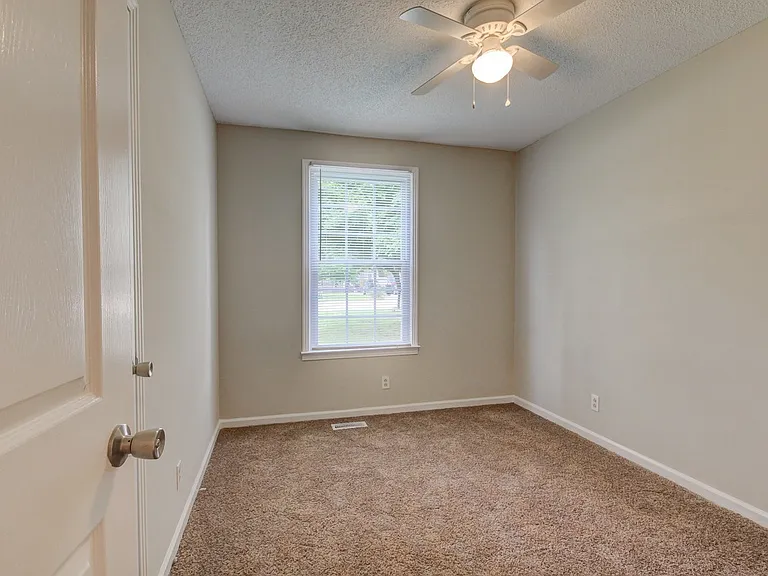 3407 Albert Dr — Photo 6