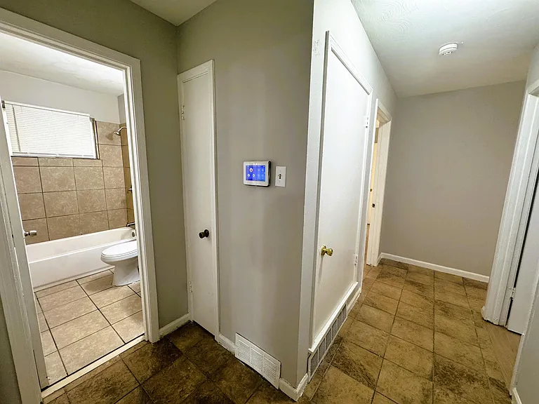 5209 Yale Rd — Photo 7