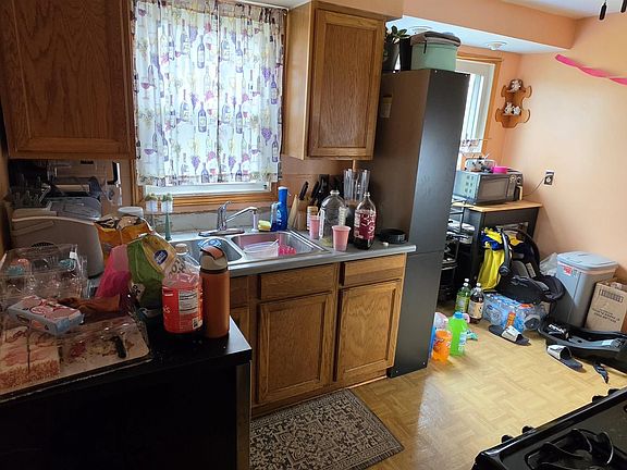 3rd image of 29100 Michigan St
