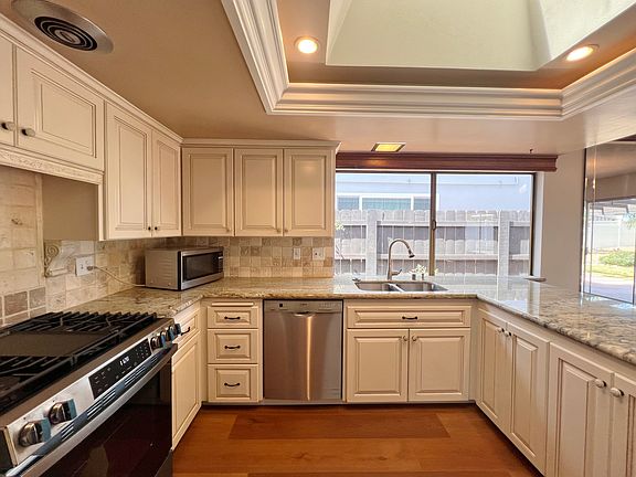 4th image of 6950 Rockglen Ave