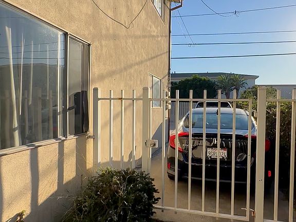 5th image of 2126 Stewart St APT B