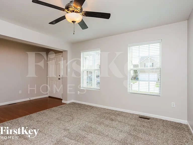 188 Fox Creek Dr — Photo 3
