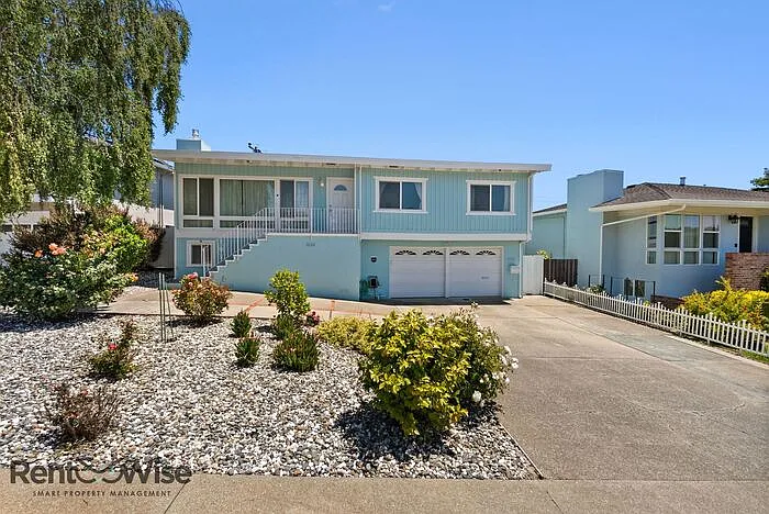 1120 Oakwood Dr