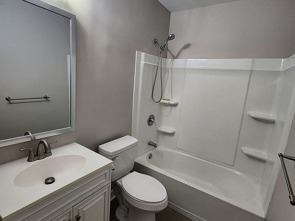 4th image of 5820 Sentinel Dr