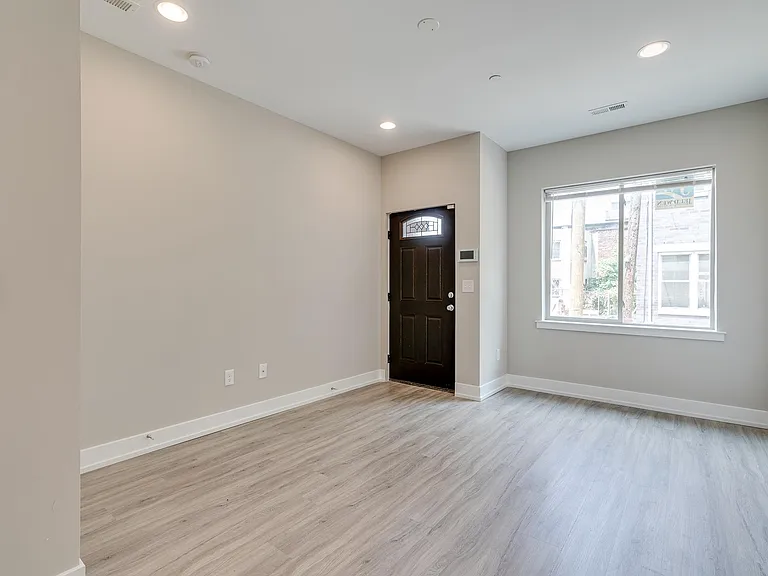 2636 Annin St #3 — Photo 5
