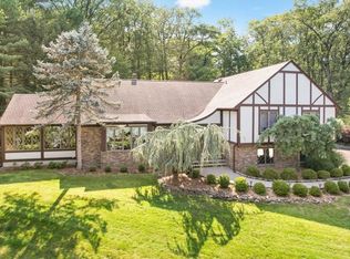 4 Tomkins Ridge Rd, Tomkins Cove, NY 10986