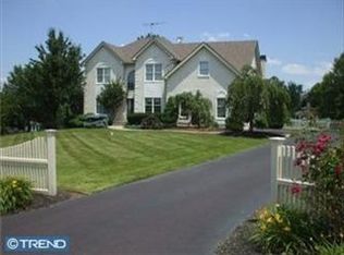 202 Whitehorse Ct, Harleysville, PA 19438