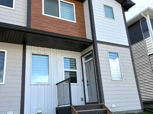 862 SW Wolf Willow Blvd SE, Calgary, AB T2X 5R1