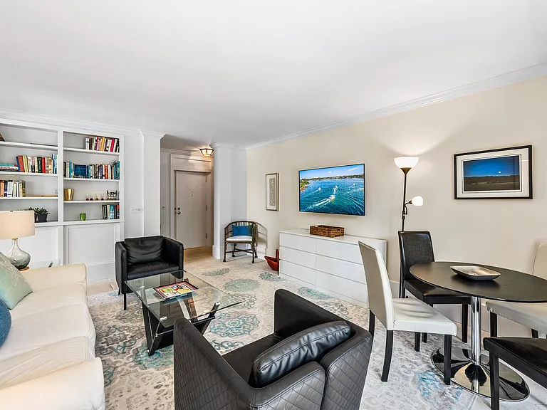 455 Worth Ave #201 — Photo 3