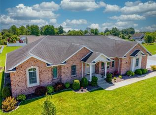 1026 N Maple St, Effingham, IL 62401