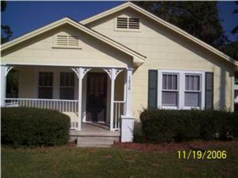 2nd image of 1820 Riverside Dr
