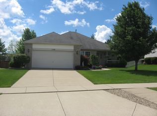 1548 W Mooseheart Rd, North Aurora, IL 60542