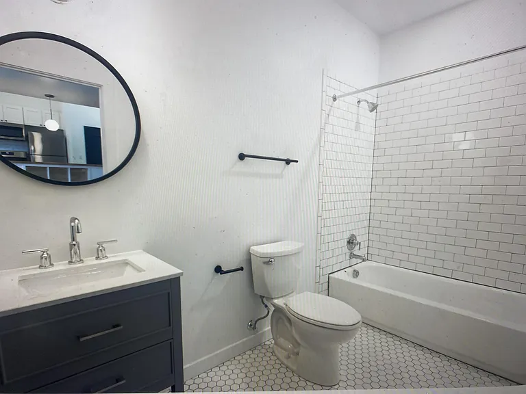 4406 Butler St #202 — Photo 6