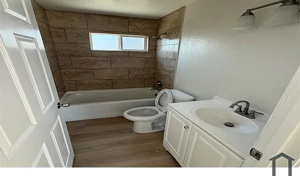 3 bed, 948 sqft, $2,650 — Photo 4