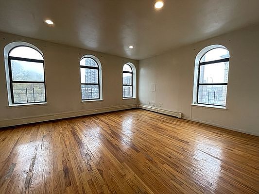 3rd image of 2010 Bergen St #Top