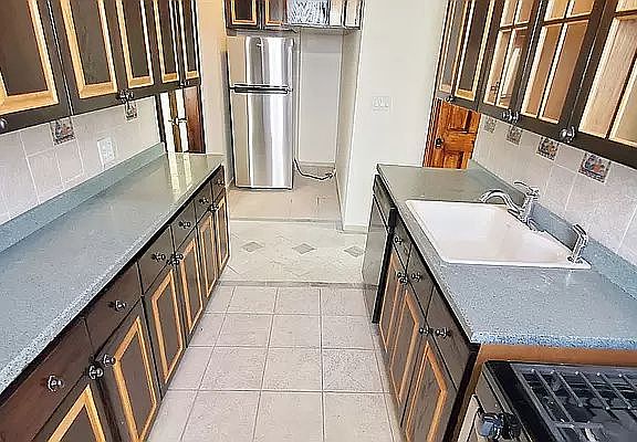5th image of 50-44 42nd St #2L