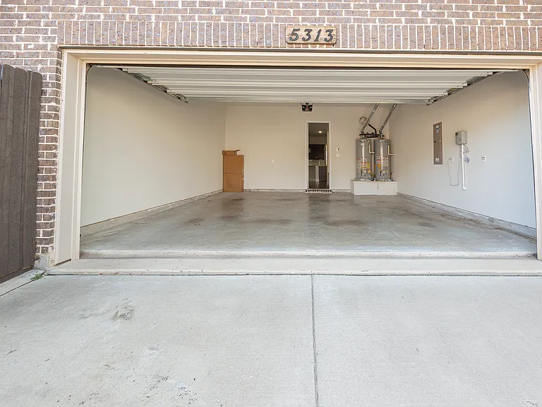5313 Basham Ln — Photo 39