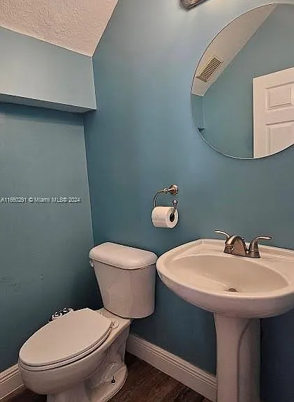 3311 Merrick Ln — Photo 15