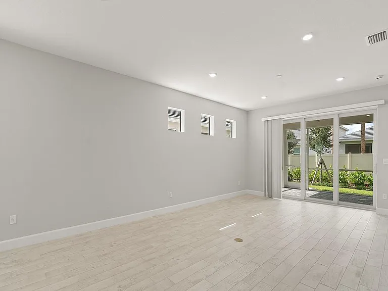 4501 Nautilus Cir — Photo 6