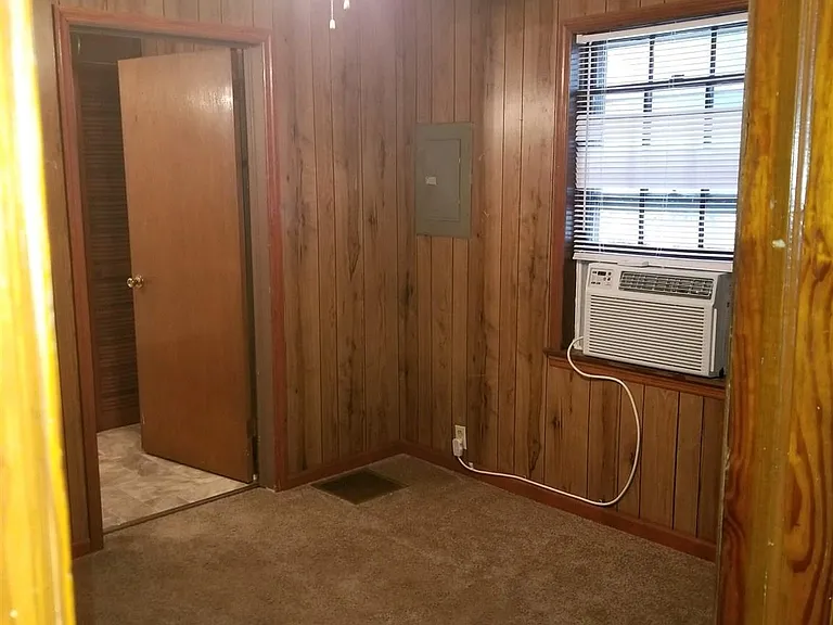 2243 Taylor Rd — Photo 3