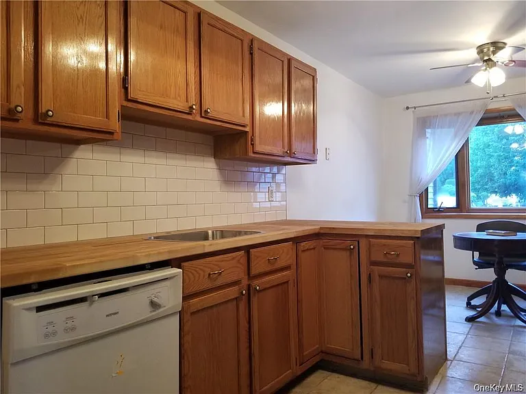 256 Heritage Ln — Photo 10