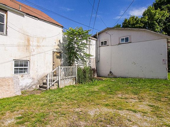 4th image of 219 Wooster St