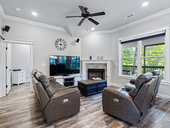 5th image of 20 Carnahan Ln