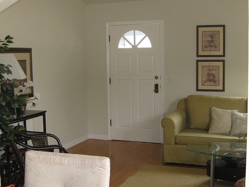 2nd image of 809 Circle Ct
