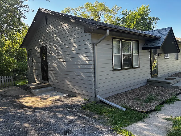 1713 Cole Creek Dr — Photo 2