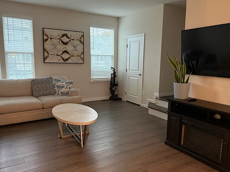 4104 Riverside Dr — Photo 13
