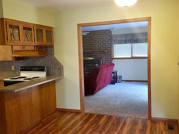 4th image of 34 Sunflower Ave