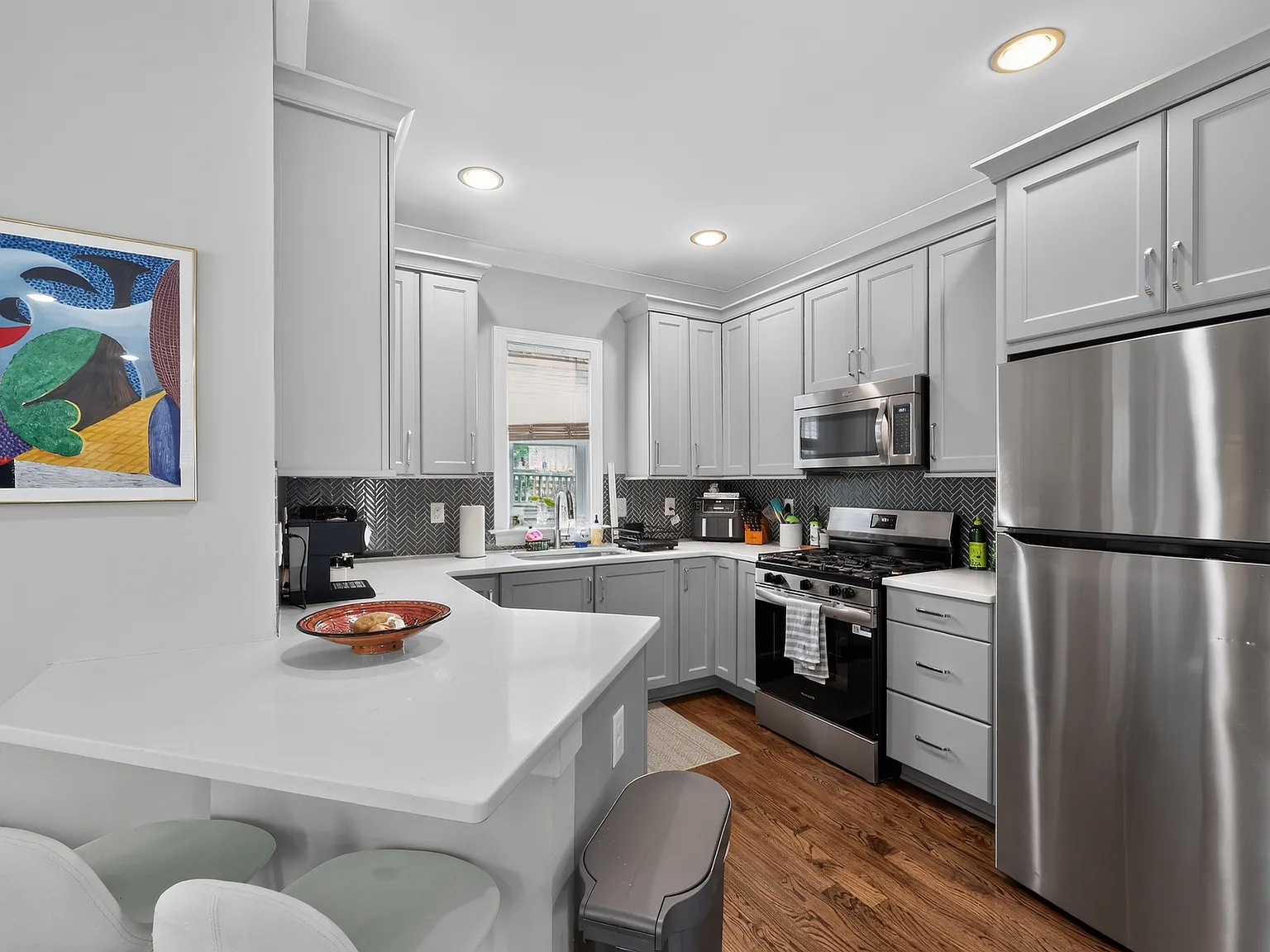 3 bed, 2.5 bath, 1250 sqft, $2,500 — Photo 4