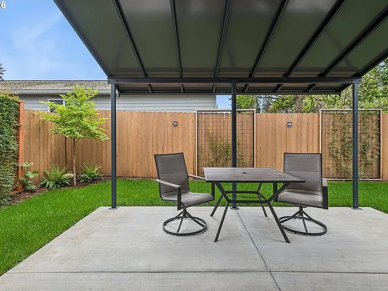 7340 SE Overland St — Photo 15