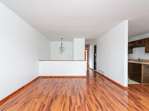 5th image of 637 145th St E