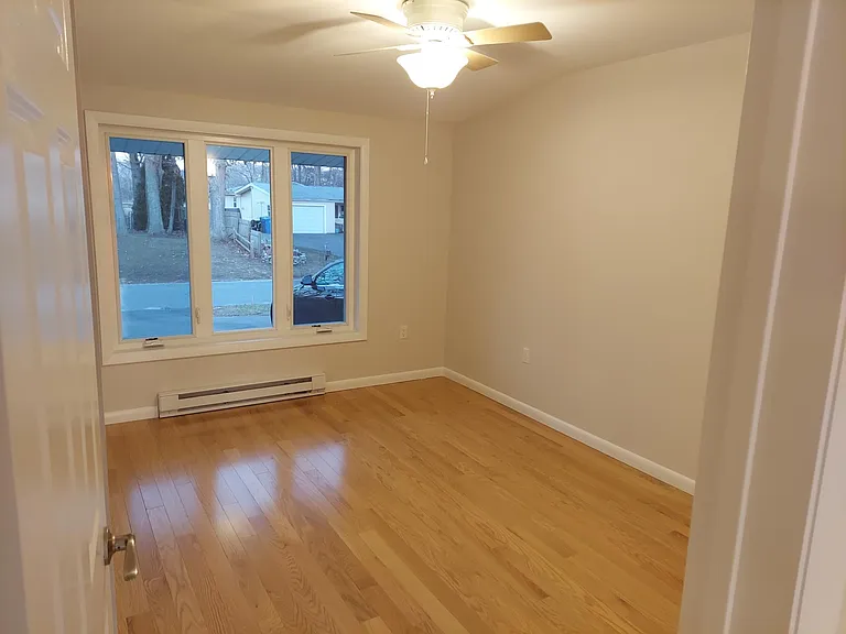 11 Cedarwood Ln — Photo 7