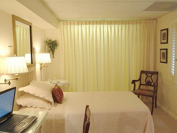 Guest BR (with twin bed) (view 1)