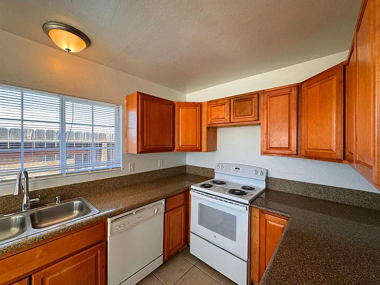21018 Victor Way #21018 — Photo 3