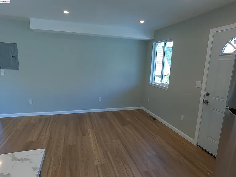 720 Foothill Blvd — Photo 7