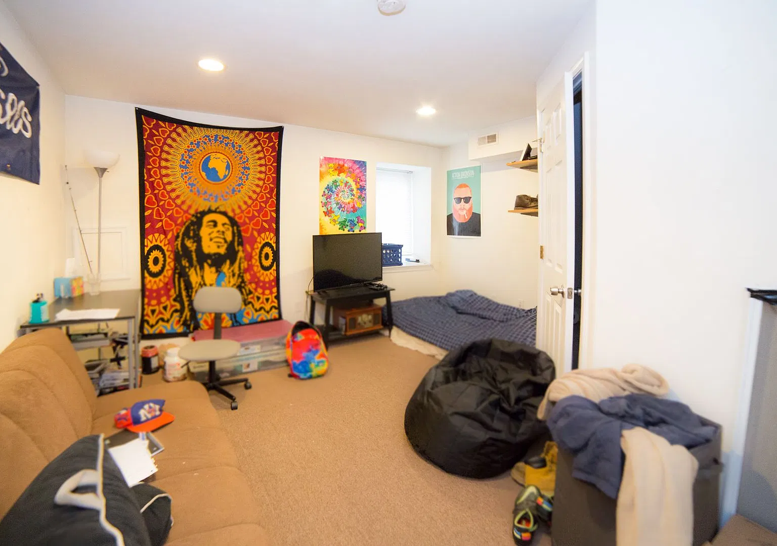 Newly Renovated Temple Apartment — Photo 2