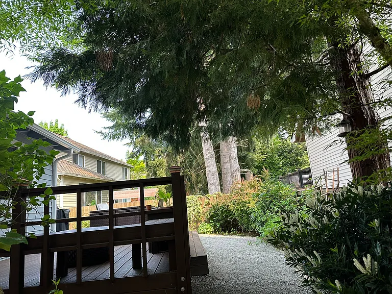23947 SE 40th Pl — Photo 20