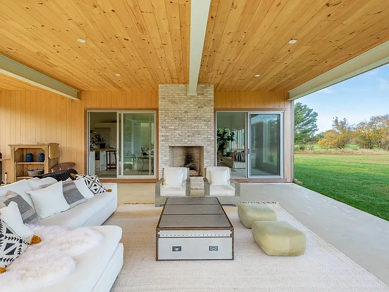 677 Lumber Ln — Photo 4